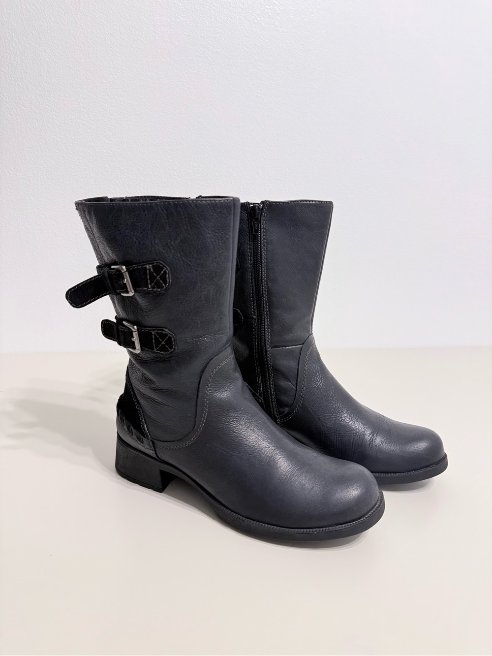 Earth Hemlock Black Leather Boots Mid Calf Heeled Booties 9.5